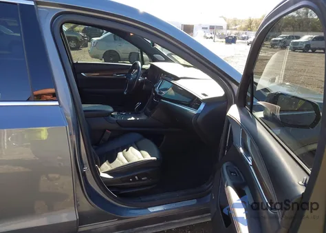 2021 Cadillac Xt6 Awd Premium Luxury z USA, uszkodzony, nr VIN 1GYKPFRS5MZ167672